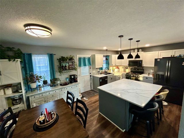 504 NW Morningside Drive, Grimes, IA 50111