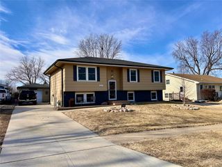 504 NW Morningside Drive, Grimes, IA 50111