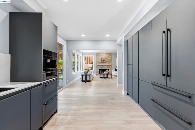 2775 Cantor Dr, Morgan Hill, CA 95037