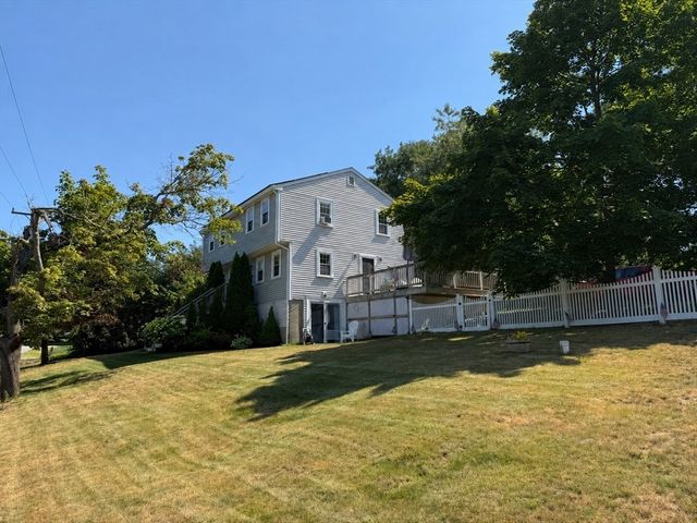 92 Colchester Dr, Plymouth, MA 02360