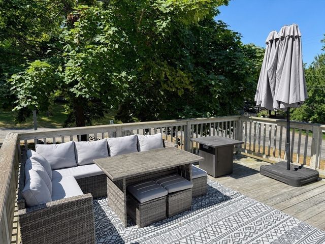 92 Colchester Dr, Plymouth, MA 02360