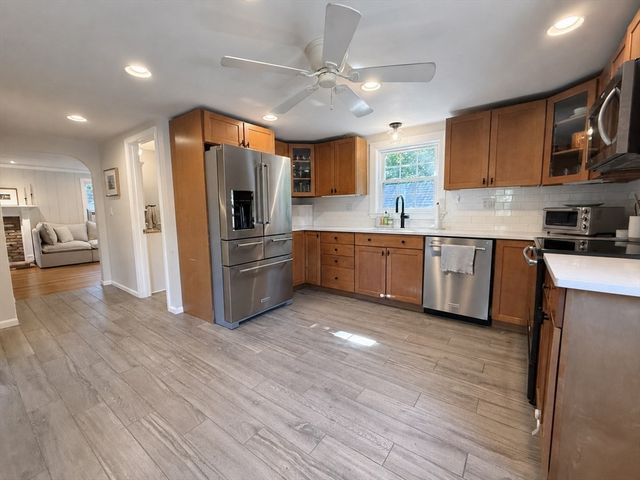 92 Colchester Dr, Plymouth, MA 02360
