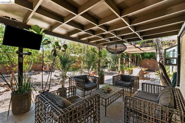11707 Garrick AVE, Sylmar, CA 91342