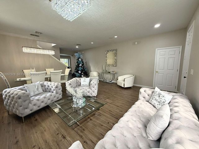 233 Aldridge Ln, Davenport, FL 33897