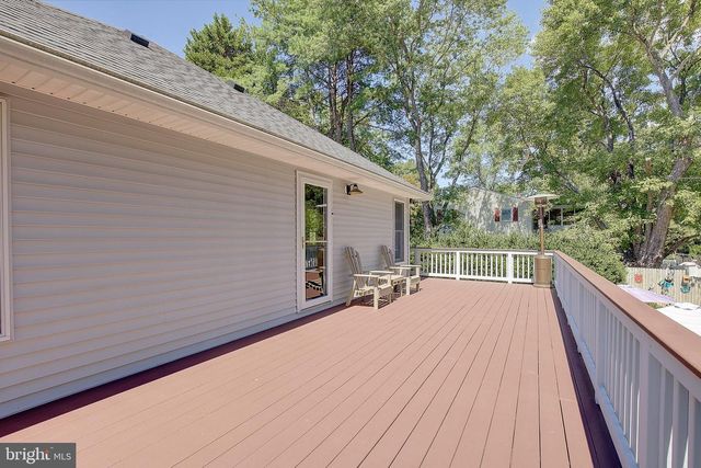 3134 HOLLAND CLIFFS RD, Huntingtown, MD 20639