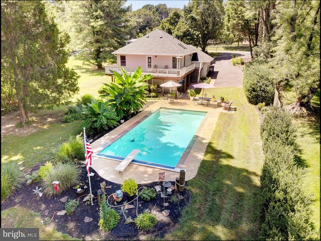 3134 HOLLAND CLIFFS RD, Huntingtown, MD 20639