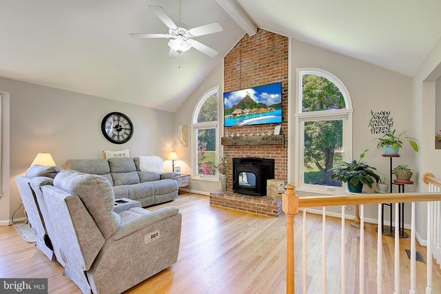 3134 HOLLAND CLIFFS RD, Huntingtown, MD 20639