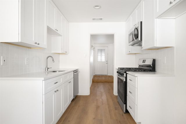 812 Sherbrook Drive, Richardson, TX 75080