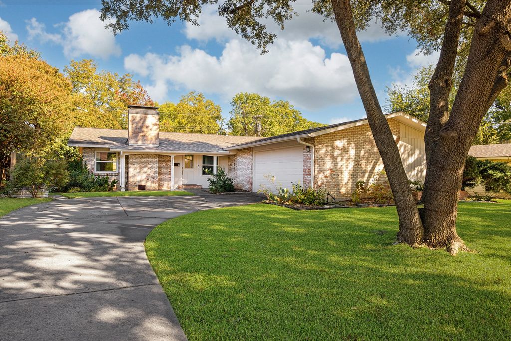 812 Sherbrook Drive, Richardson, TX 75080