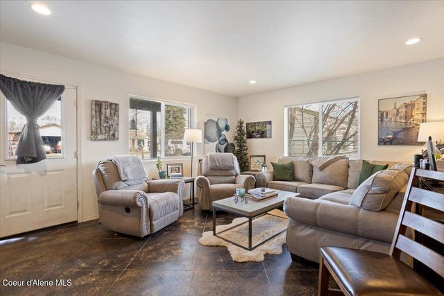 192 E Lincoln, Priest River, ID 83856