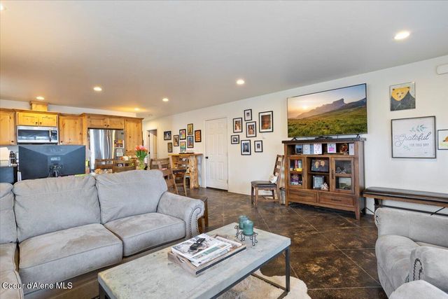192 E Lincoln, Priest River, ID 83856