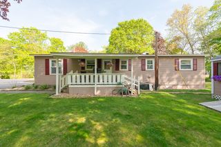 22 Marina Drive, Nashua, NH 03062