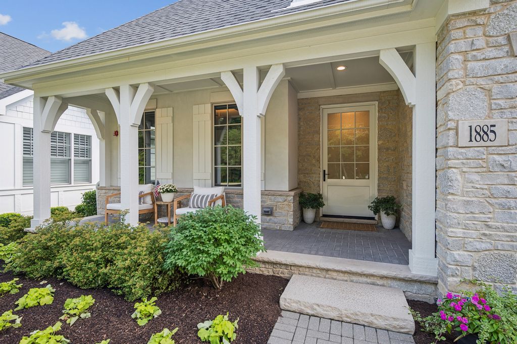 1885 Amberley Court, Lake Forest, IL 60045 — photo 2