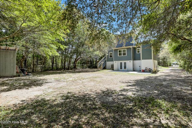 110 Bogue Loop Road, Newport, NC 28570