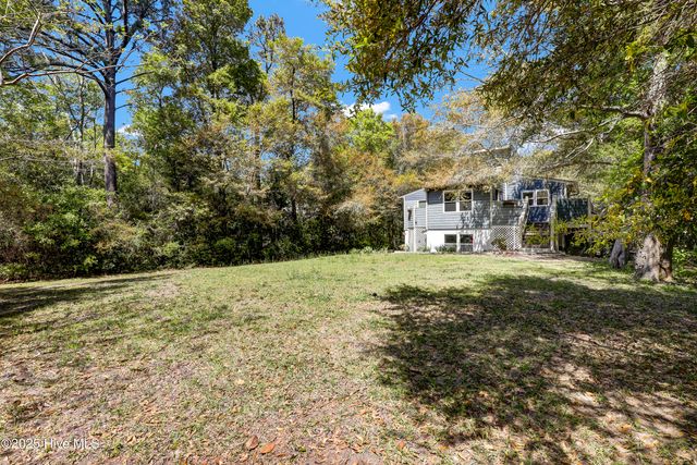 110 Bogue Loop Road, Newport, NC 28570