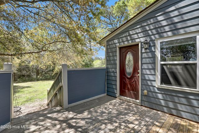 110 Bogue Loop Road, Newport, NC 28570