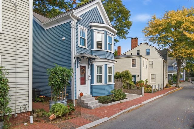 51 Temple Street, Newburyport, MA 01950