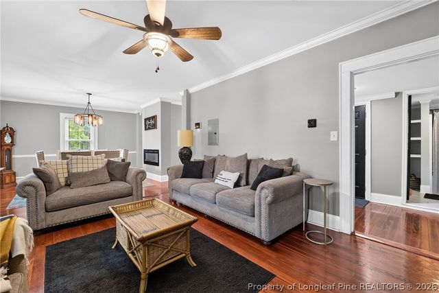 423 E Edinborough Avenue, Raeford, NC 28376