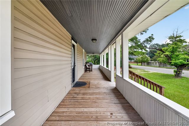 423 E Edinborough Avenue, Raeford, NC 28376