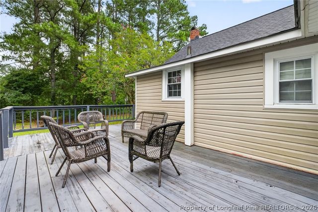 423 E Edinborough Avenue, Raeford, NC 28376