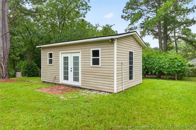 423 E Edinborough Avenue, Raeford, NC 28376