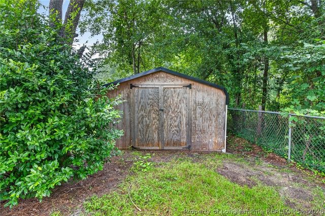 423 E Edinborough Avenue, Raeford, NC 28376