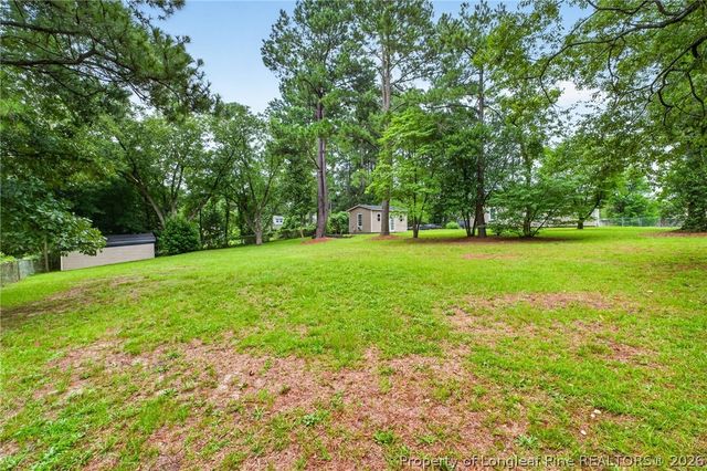 423 E Edinborough Avenue, Raeford, NC 28376