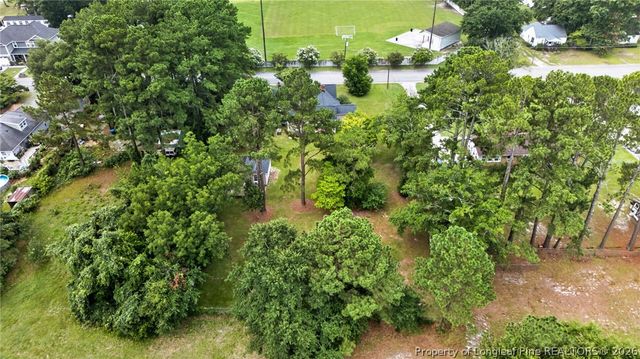 423 E Edinborough Avenue, Raeford, NC 28376
