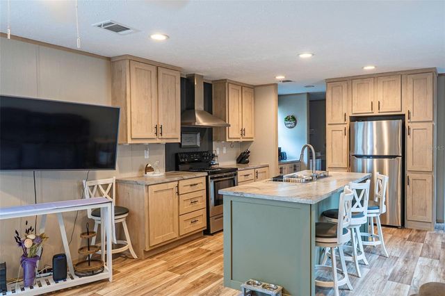 6556 S LIMA AVENUE, Homosassa, FL 34446