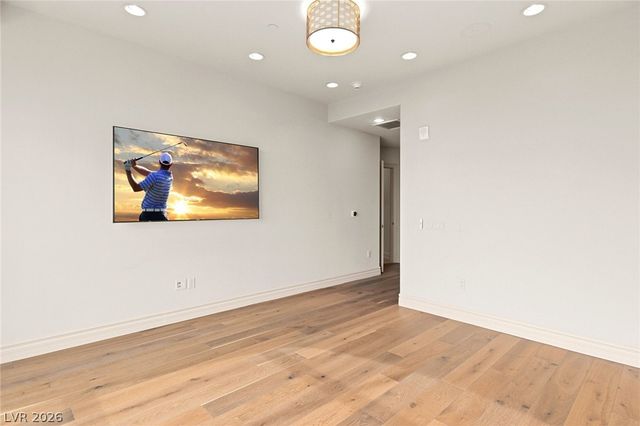 9101 Alta Drive 16, Las Vegas, NV 89145