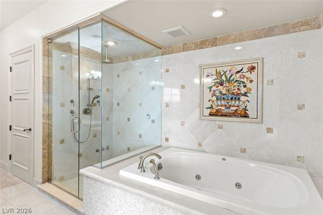 9101 Alta Drive 16, Las Vegas, NV 89145