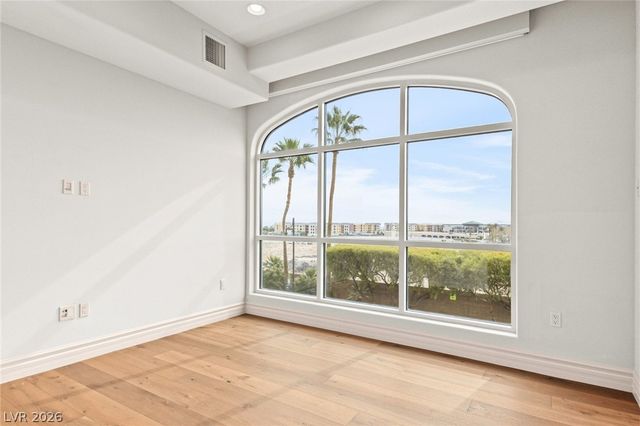 9101 Alta Drive 16, Las Vegas, NV 89145