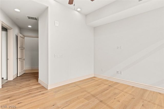 9101 Alta Drive 16, Las Vegas, NV 89145