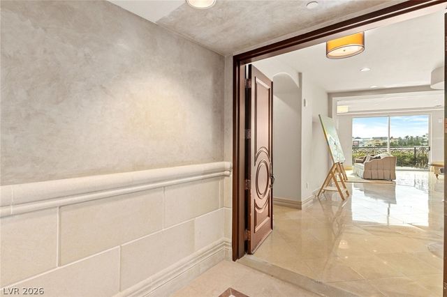 9101 Alta Drive 16, Las Vegas, NV 89145