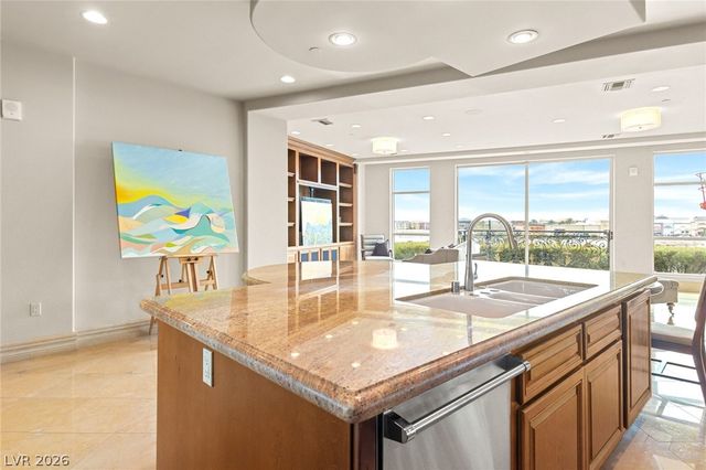 9101 Alta Drive 16, Las Vegas, NV 89145