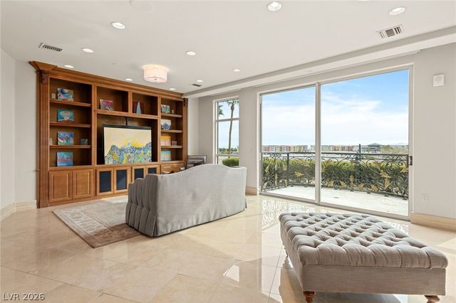 9101 Alta Drive 16, Las Vegas, NV 89145