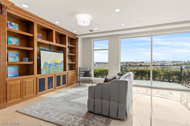 9101 Alta Drive 16, Las Vegas, NV 89145