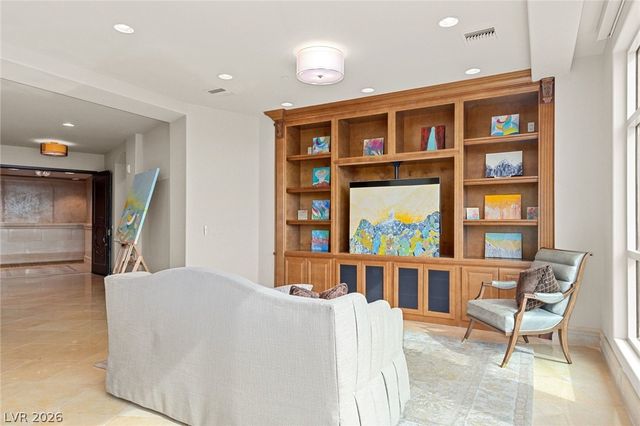 9101 Alta Drive 16, Las Vegas, NV 89145