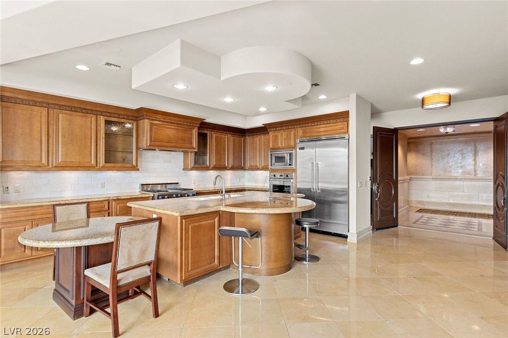 9101 Alta Drive 16, Las Vegas, NV 89145