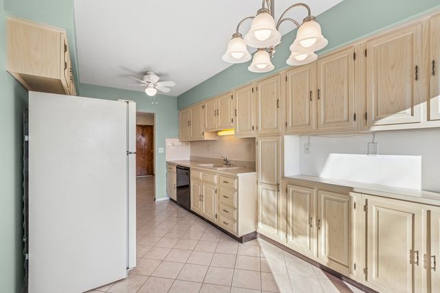 9500 N Washington Street 505, Niles, IL 60714