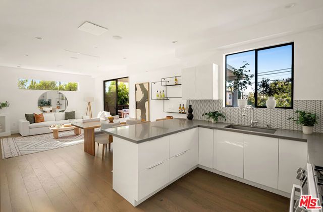 6075 Hargis Street, Los Angeles, CA 90034