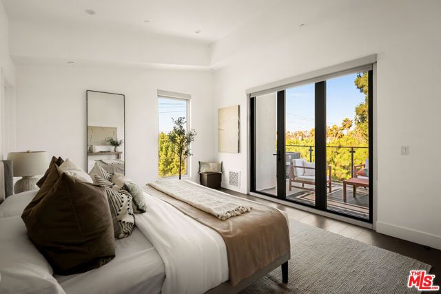 6075 Hargis Street, Los Angeles, CA 90034
