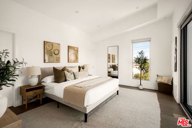6075 Hargis Street, Los Angeles, CA 90034