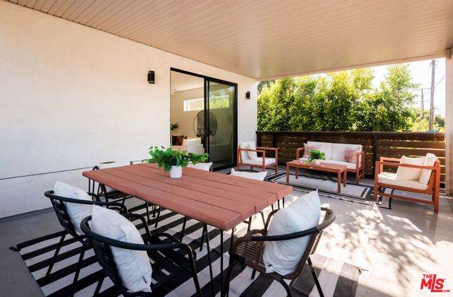 6075 Hargis Street, Los Angeles, CA 90034