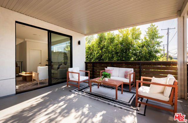 6075 Hargis Street, Los Angeles, CA 90034