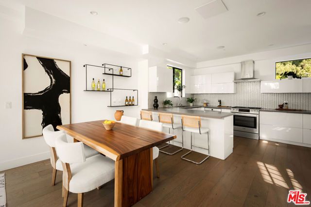 6075 Hargis Street, Los Angeles, CA 90034