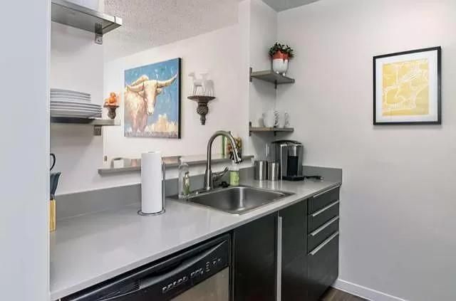 1915 Fairlawn LN 2, Austin, TX 78704