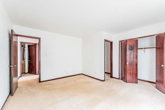 15805 Peggy Lane, Oak Forest, IL 60452