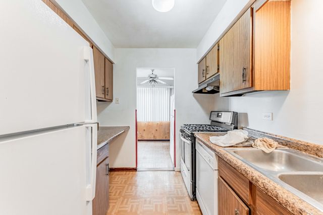 15805 Peggy Lane, Oak Forest, IL 60452