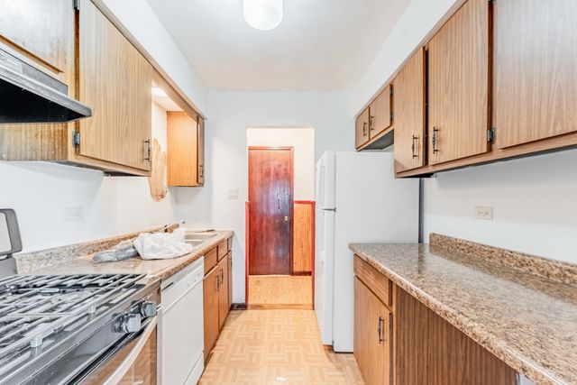 15805 Peggy Lane, Oak Forest, IL 60452